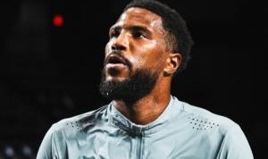 开云体育登录-下一站是哪？比斯利社媒宣布即将做出决定 此前吸引狼骑等队兴趣