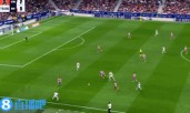 马竞后场断球反击，格列兹曼直塞，阿尔瓦雷斯半单刀球推射得手