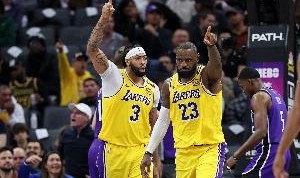 开云体育入口-詹眉社媒晒相同箴言：成为最好的自己 总要经历许多次告别