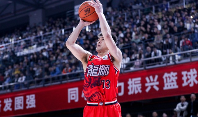 开云体育官网-好久不见🥰郭艾伦现身CBA夏季联赛启东站 并进行简单投篮